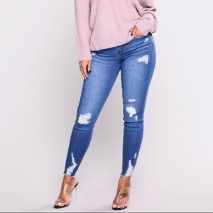NEW Fashion Nova Blue Wash Butt Lift Jeans Size 0